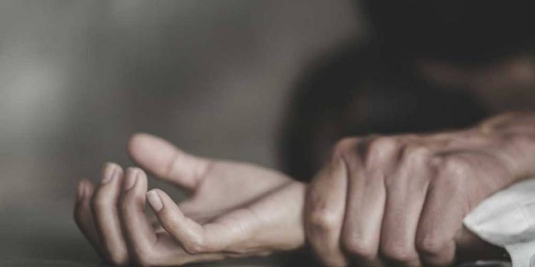 Tentoi të përdhunojë 37-vjeçaren, arrestohet i riu në Kavajë