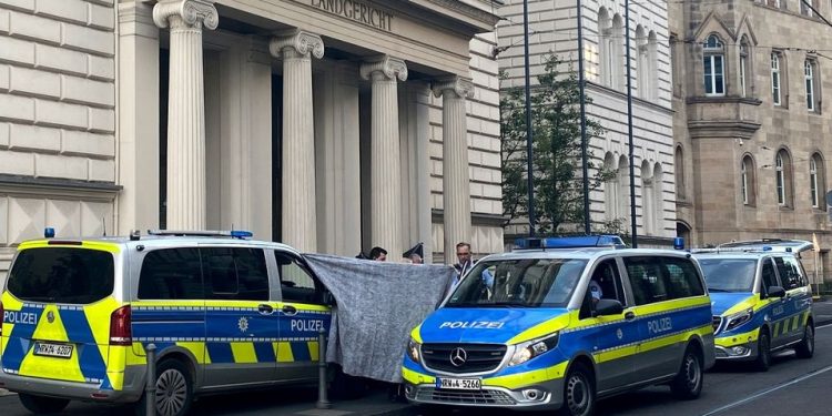 Horror në Gjermani, lihet koka e një njeriu në derën e gjykatës