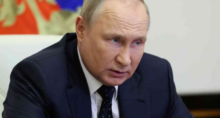 Putin falënderon trupat ruse për “çlirimin” e rajonit të Luhanskut dhe nderon me titullin “Hero i Rusisë” gjeneralët…