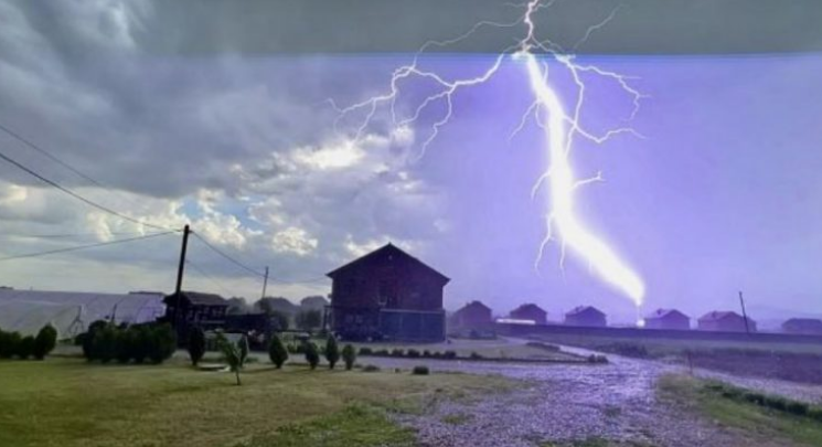 Rrufeja godet banesën në Malësi të Madhe, humb jetën 50-vjeçari