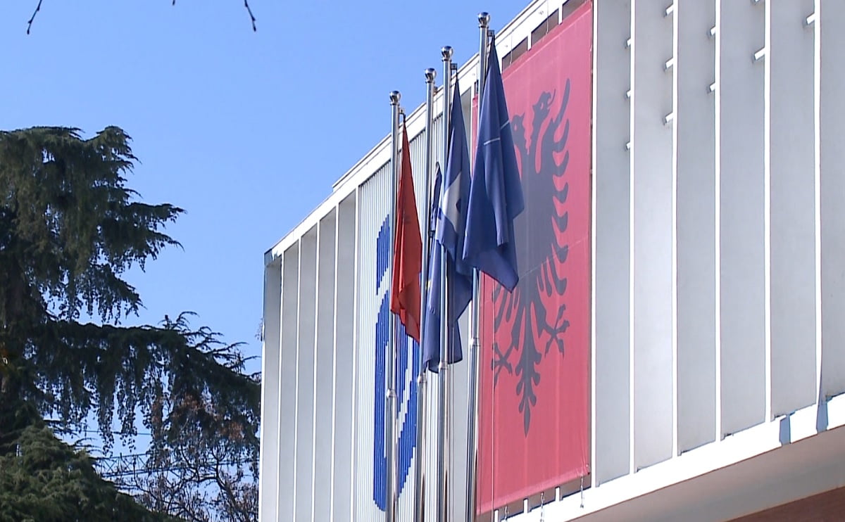 PD zgjedh sot ‘kupolën’, pritet mbledhja e Kryesisë dhe Këshillit Kombëtar