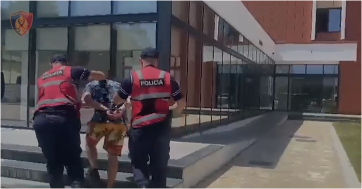 Armë zjarri dhe municion luftarak, arrestohet 43-vjeçari