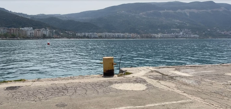 Mbytet një person në portin e Vlorës
