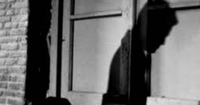 26-vjeçari largohet nga shtëpia dhe nuk kthehet më, babai bën denoncimin në polici