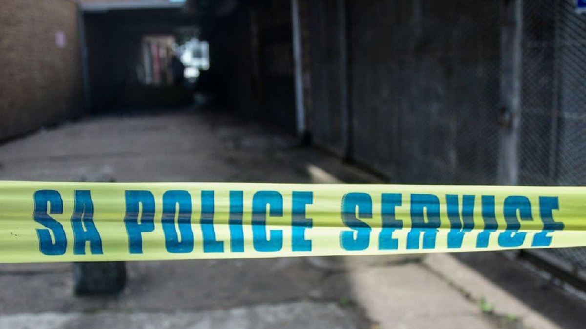 Sulm gjakftohtë, vriten 14 klientë të pafajshëm në një lokal në Afrikën e Jugut