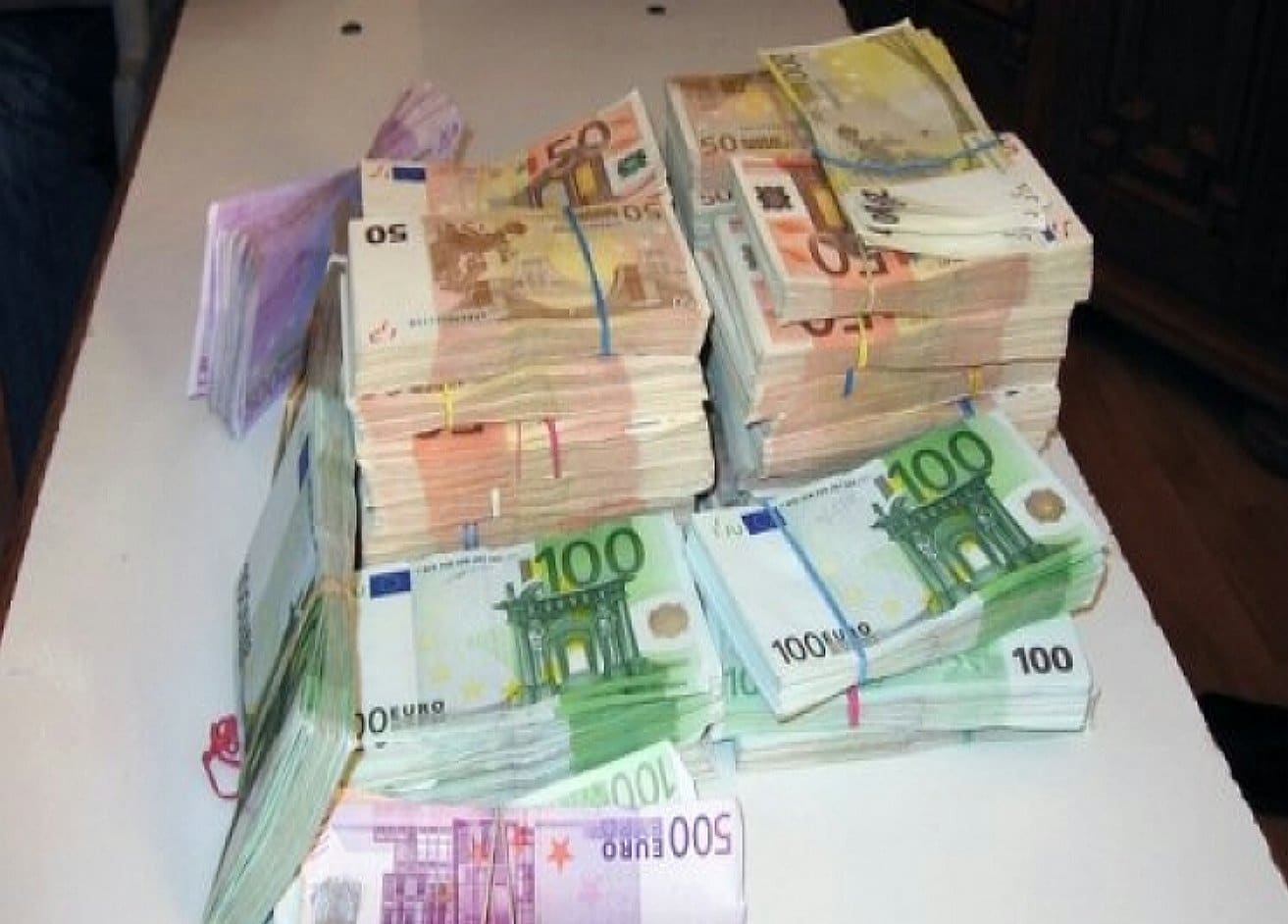 Shqiptari kapet në Itali me 70 mijë euro false