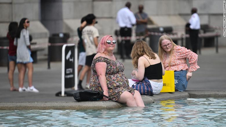 Autoritetet britanike japin alarmin, Mbretëria e Bashkuar futet për herë të parë në hartën e kuqe për të nxehtin ekstrem