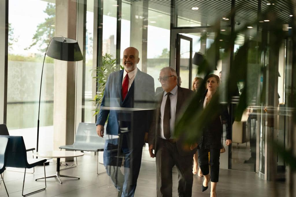 Rama në Hagë, takohet me Presidentin e Gjykatës Penale Ndërkombëtare