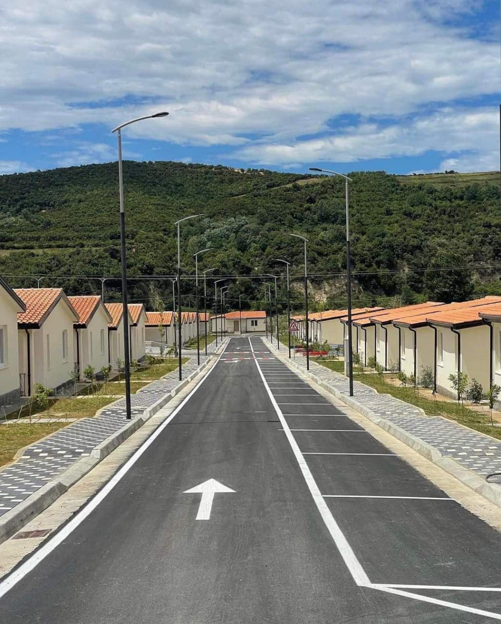 Rindërtimi, Rama: Shumë shpejt hyjnë në shtëpi të reja edhe 49 familje në Zall Herr