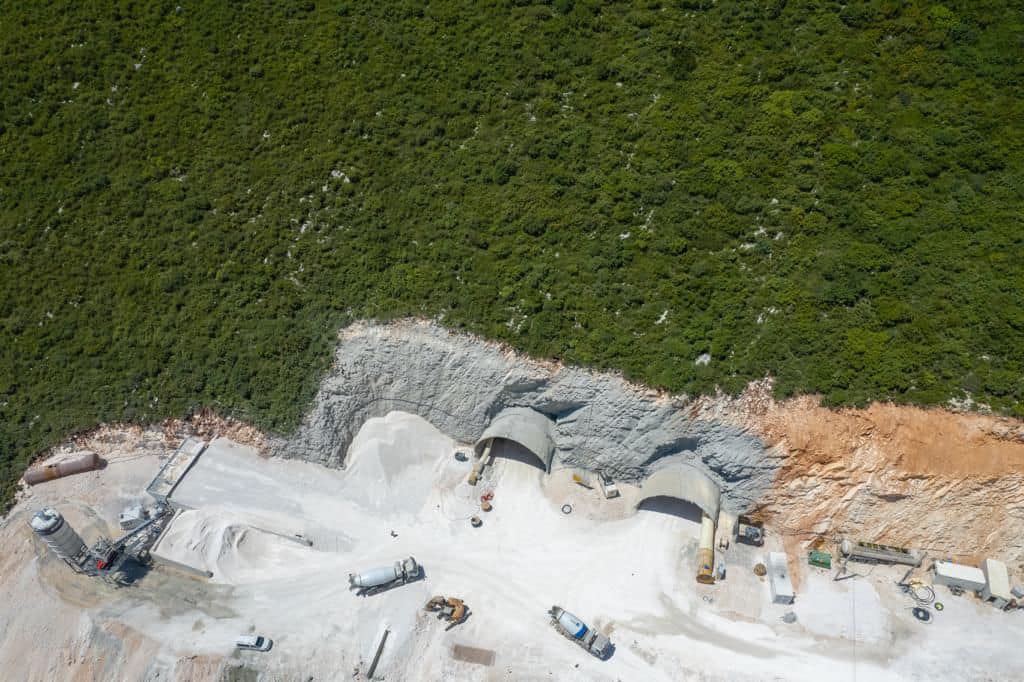 Tuneli i Llogarasë/ Rama: Në fund të muajit do të jetë hapur më shumë se gjysma e segmentit