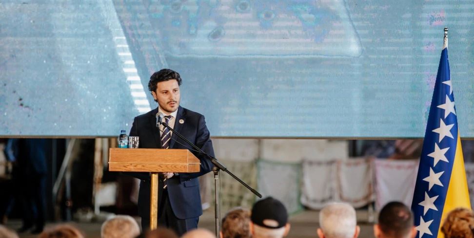 Abazoviç pendohet për deklaratën për gjenocidin në Srebrenicë: U kërkoj falje nënave! Qëllimi im është paqja, por…