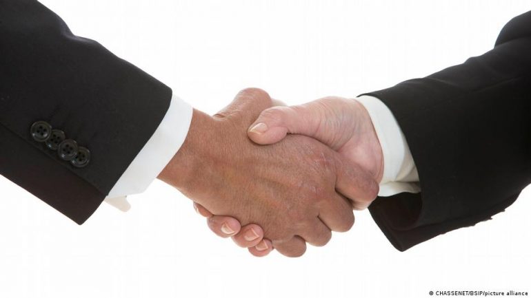 Çfarë fshihet pas propozimit francez?! “DW”: Vazhdon gjëegjëza për kompromisin mes Sofjes dhe Shkupit