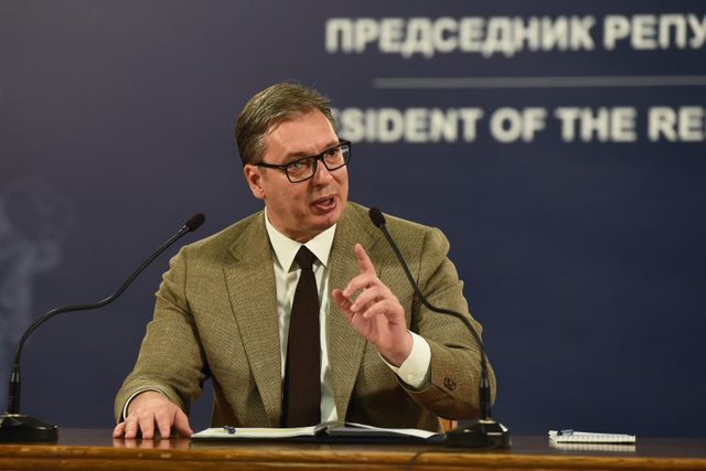 Presidentit serb Aleksandër Vuçiç i ndalohet hyrja në Jasenovac të Kroacisë