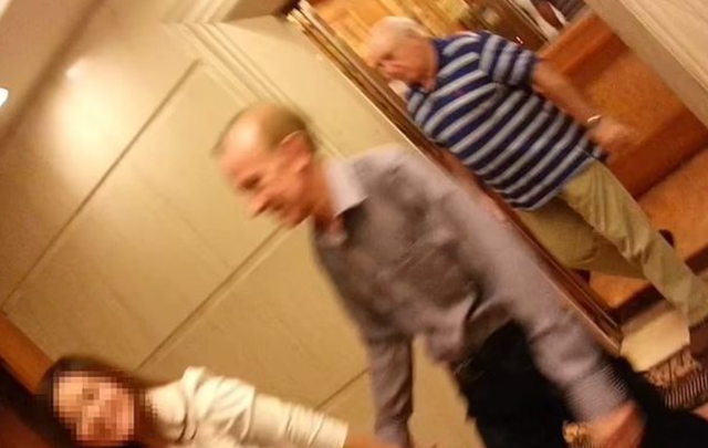 Plas skandali/ Publikohet video që po “thyen” rrjetin, dy politikanët e njohur kapen “mat” në shoqërinë e eskortave