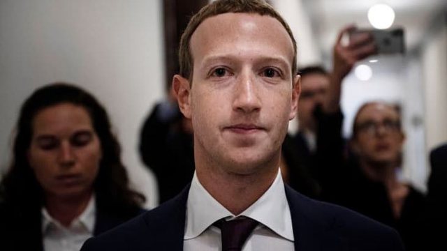 Këshilla e Mark Zuckerberg për të rinjtë: Përqendrohuni më shumë në ndërtimin e marrëdhënieve