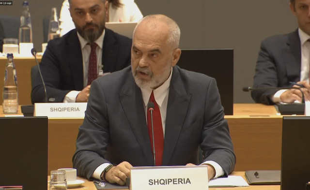 Rama me kritika në konferencë: Rruga deri këtu ishte e vështirë, premtime të pa mbajtura dhe shuplaka në fytyrë