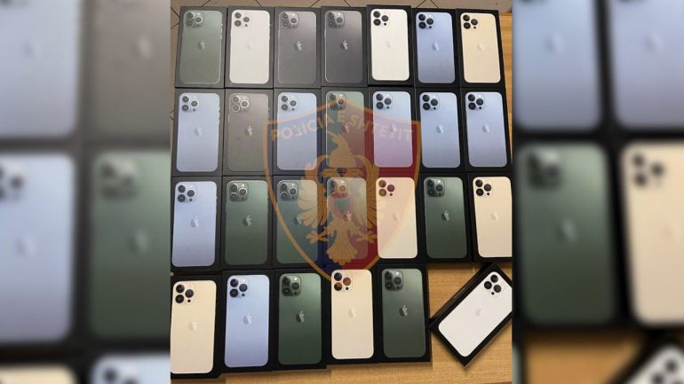 “Bënte namin” me iPhone 13 ProMax kontrabandë, policia mësyn në dyqanin te “Rruga e Durrësit” dhe arreston një person