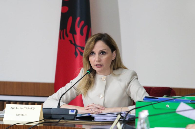 “Më thanë miqtë që po të mbysin”- Jorida Tabaku i përgjigjet kritikëve pasi mori pjesë në protestë: Duhet një PD moderne dhe e bashkuar