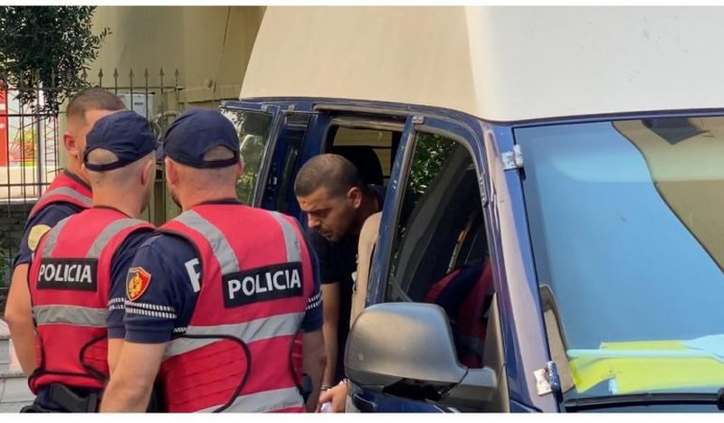 Goditi me thikë disa herë në trup nënën, djali flet mes lotësh në gjykatë: Isha rëndë psikologjikisht!