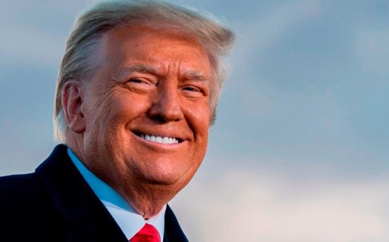 Donald Trump fillon lëvizjet, kthehet në Uashington për herë të parë që prej largimit nga detyra