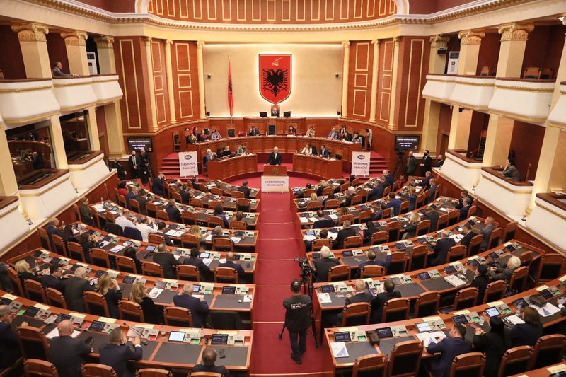 SKANDALI/ Kush është politikani i lartë me inicialet I.M., që rezulton ish-bashkëpunëtor i Sigurimit të Shtetit?