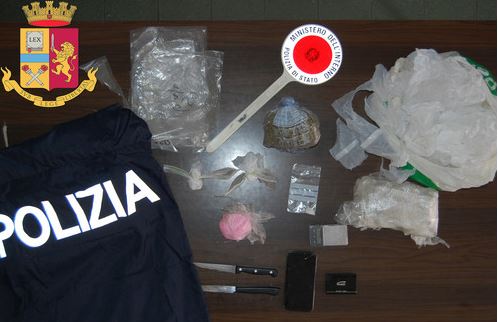 Kishin kthyer lokalin ku punonin në pikë për shitje droge, arrestohen dy të rinjtë shqiptarë në Itali