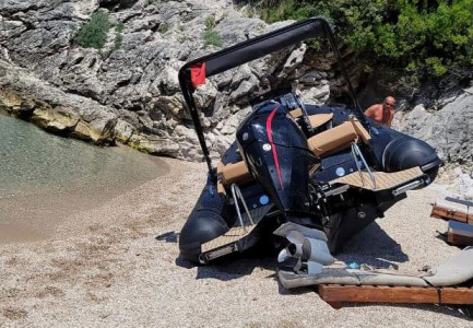 Përplasi me gomone dy persona, pranga 37-vjeçarit