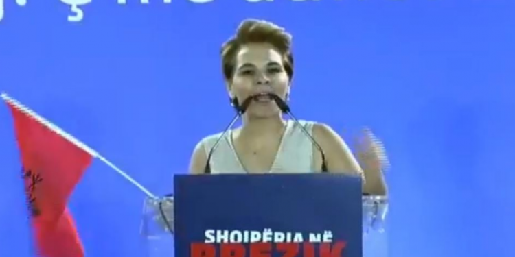 Kryemadhi nga protesta: Sot detyra e opozitës është që mos zhgënjejë shqiptarët si një vit më parë, Rama kërkon…