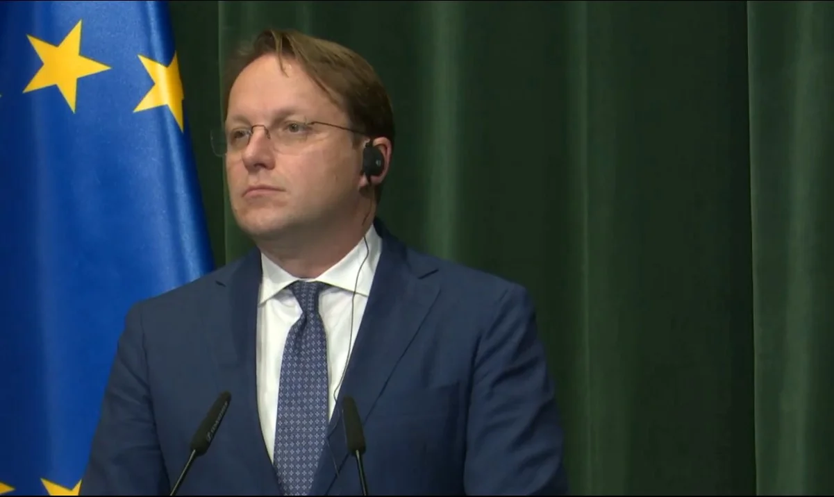 Varhelyi: Po hapim negociatat e anëtarësimit me Shqipërinë dhe RMV-në, prioriteti ynë mbetet Ballkani Perëndimor