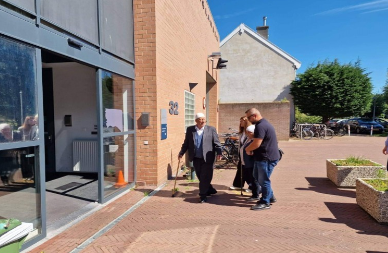 Ritakim pas 2 vitesh, prindërit e Hashim Thaçit vizitojnë në Hagë djalin e tyre