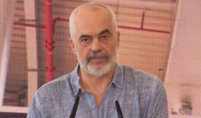 Terminali i ri/ Rama kujton grabitjen në Rinas: Sot aeroporti është më i sigurt