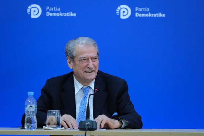 Deklarata e fortë e Berishës për oligarkët: Nuk do t’i gëzoni pasuritë që i keni ndarë me Edi Ramën