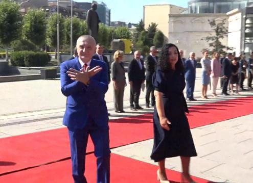 Meta në konferencë me presidenten Osmani: Për Kosovën do të bëj shumë më shumë nga 25 Korriku