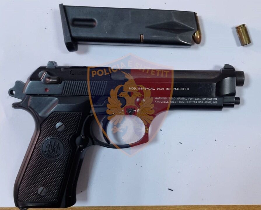 Qëlloi me pistoletë në ajër për të kërcënuar një grua, shpallet në kërkim 40-vjeçari