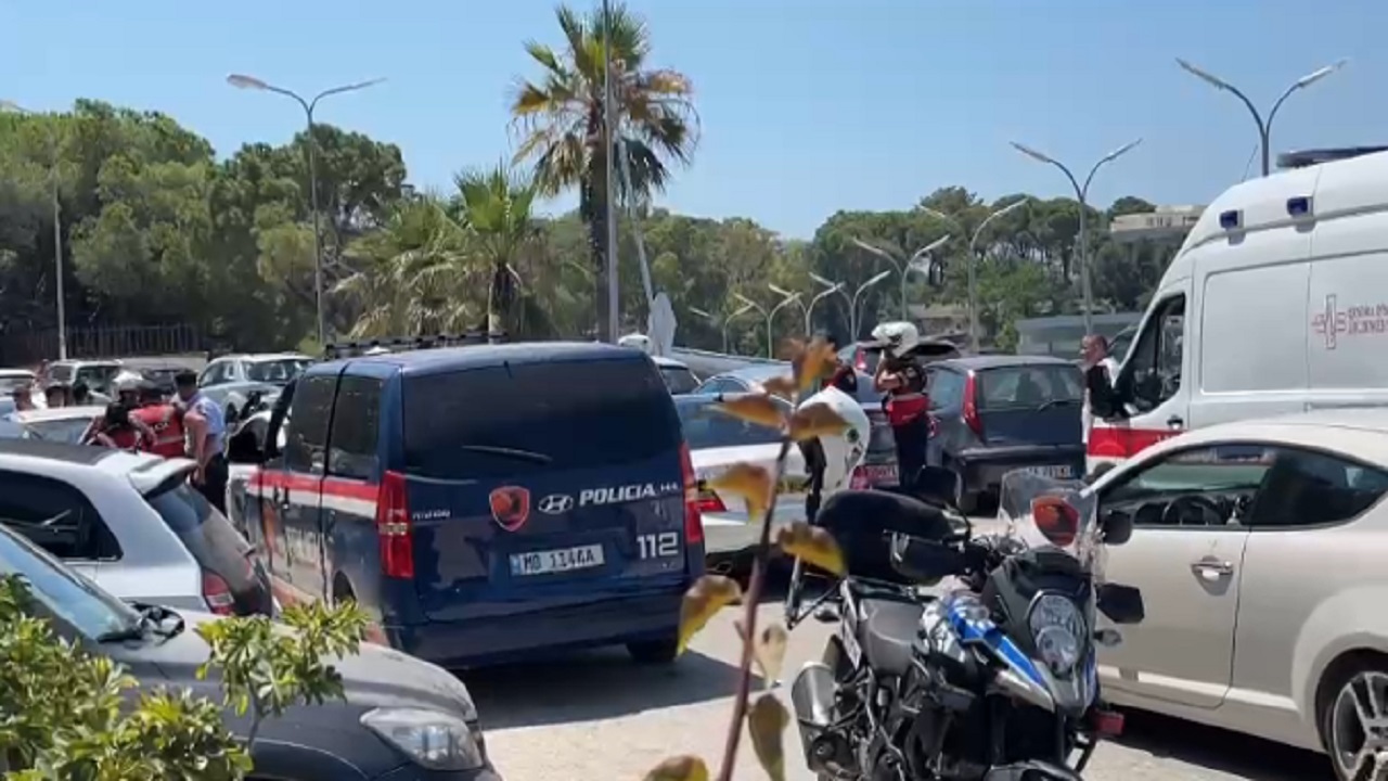 Emri/ Identifikohet i riu që qëlloi me armë pas sherrit për parkimin