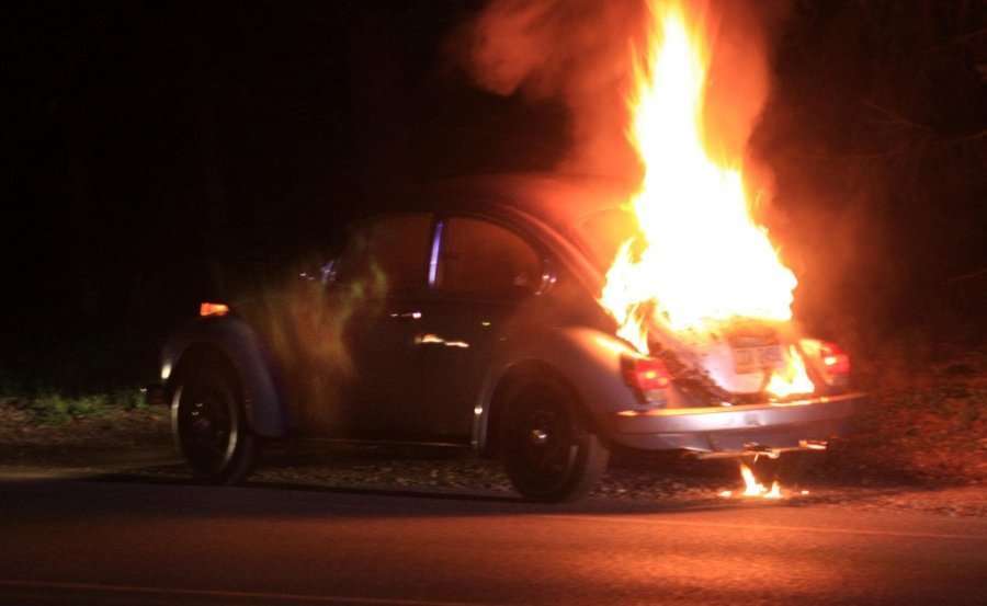 Shkrumbohet makina në autostradën Fier-Vlorë, shpëton mrekullisht shoferi