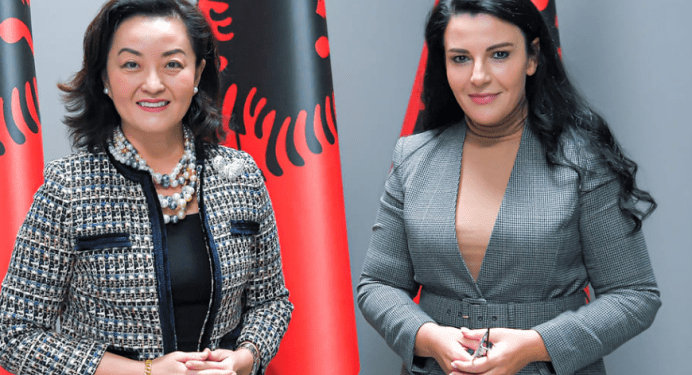 Yuri Kim takohet me Belinda Ballukun, e uron për detyrën e re: Duhen hapa më konkretë për ç’rrenjosjen e korrupsionit