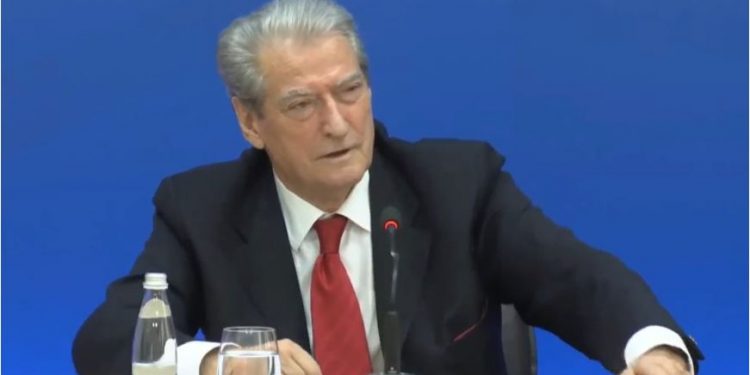 I përmendur në dosjet e ish-Sigurimit, Berisha zbulon identitetin e I.M: Është nga Librazhdi (EMRI)