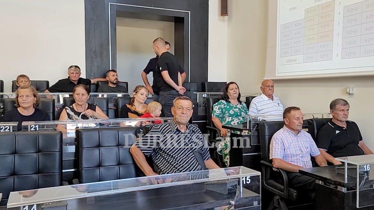 Zhvillohet shorteu publik për 8 familje të Manzës, bëhen me shtëpi të re (VIDEO)