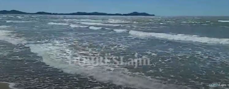 Vdekja e 18-vjeçarit në Durrës, policia bën sqarim: Roja bregdetare kishte vendosur flamurin e kuq, i riu u mbyt prej dallgëve