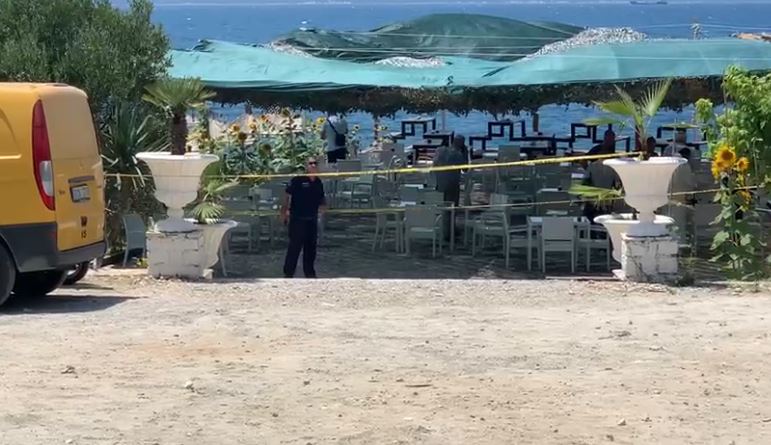 Të shtënat me armë në Radhimë që tmerruan pushuesit, autori qëlloi të vëllanë, zbulohet arsyeja e konfliktit