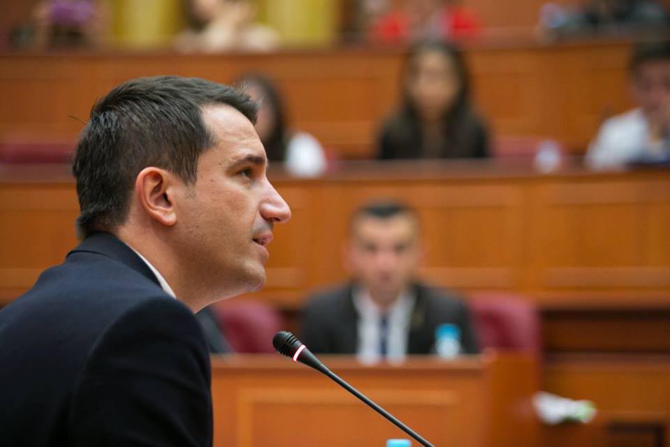 Korrupsioni me tenderin e varrezave, Veliaj: Kush i bën varrin tjetrit, bie vetë