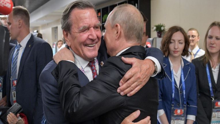 Ish-kancelari gjerman refuzon të ndërpresë lidhjet me Putinin