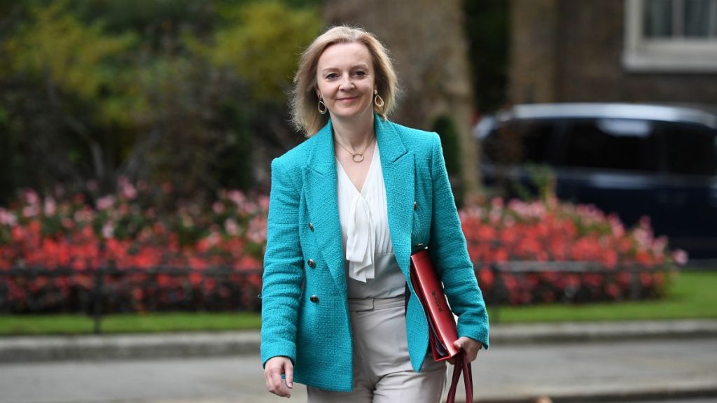 Sekretarja e Jashtme britanike Liz Truss i bashkohet garës për postin e kryeministrit