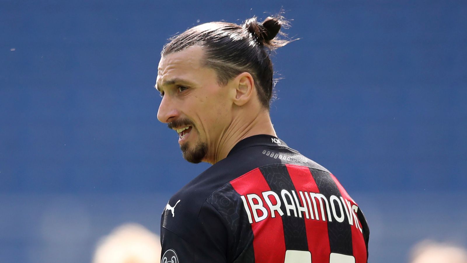 Ibrahimovic rinovon kontratën përsëri me Milan