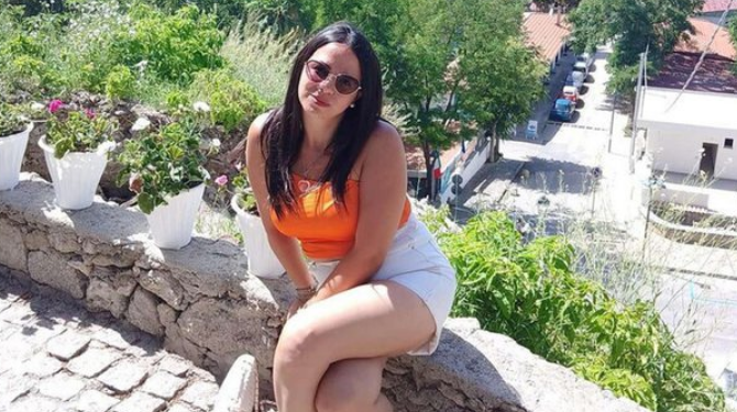 Tragjike! 15-vjeçari vret me thikë nënën e tij në shtetin fqinj, ja si nisi sherri mes tyre