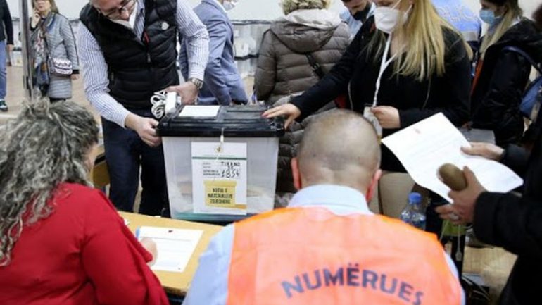 Falsifikoi materialet zgjedhore të 25 prillit, arrestohet një tjetër numërues