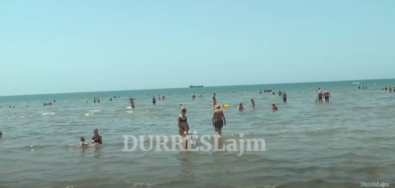 Kishin mbetur në det të hapur në Durrës, si u shpëtuan 3 adoleshentët