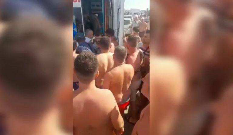 I bie të fikët në det, rrezikon të mbytet 15-vjeçari