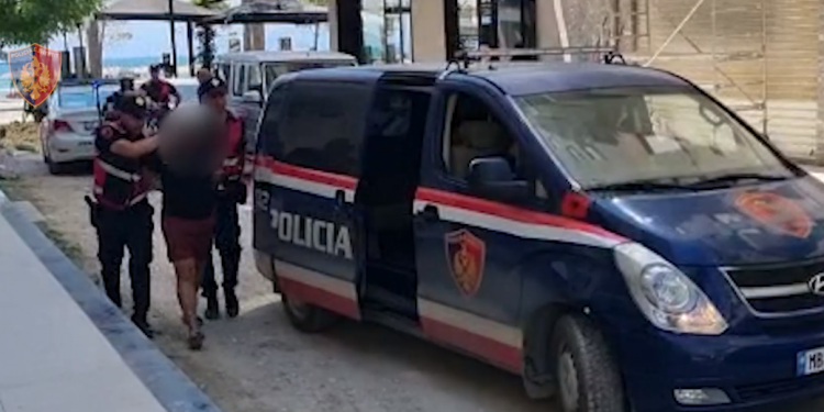 Arrestohet 34-vjeçari që qëlloi me armë drejt vëllait të tij